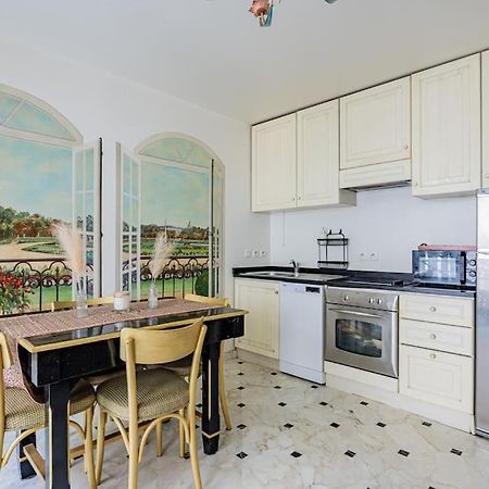 Grand Et Central, 8E Pres Elysee Paris Bagian luar foto