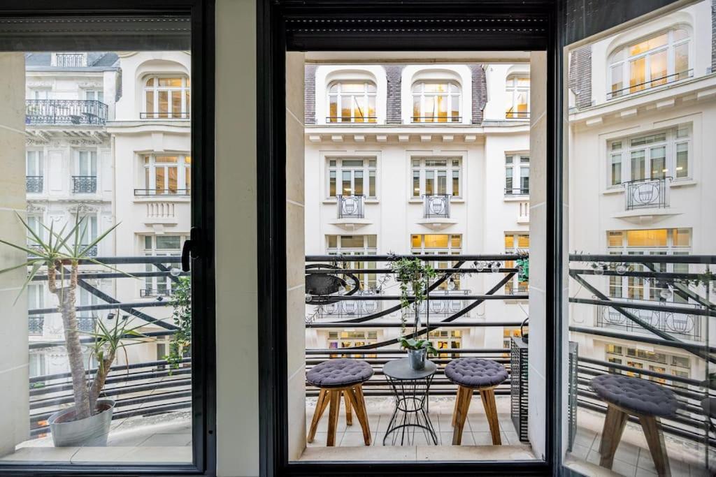 Grand Et Central, 8E Pres Elysee Paris Bagian luar foto