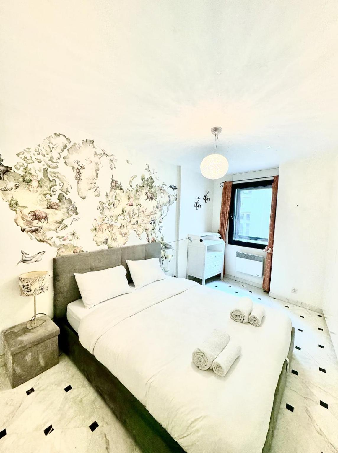 Grand Et Central, 8E Pres Elysee Paris Bagian luar foto